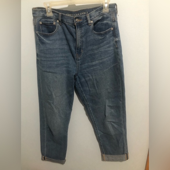 American Eagle Outfitters Denim - Womens American Eagle size 10 mom cuffed blue jeans.